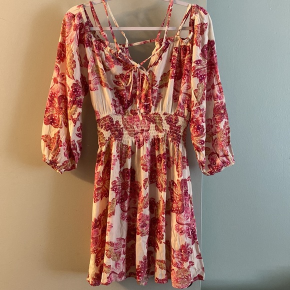 Off Shoulder Smocked Waist Dress Sz small. Like New! - Picture 7 of 10